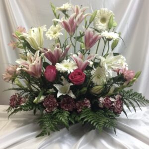 White & pink Lylis with pink roses and white daisy G1-42070_