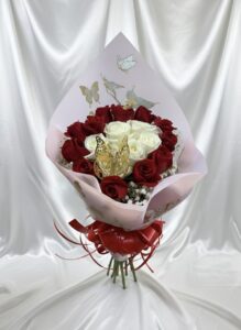 White Roses with red roses perimeter one golden Butterfly G1-42050