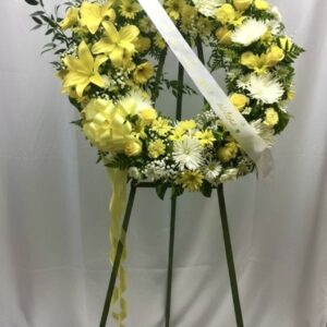Yellow standing wreath G1-42029Y