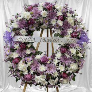 Lavender & white standing wreath  G1-42029LW
